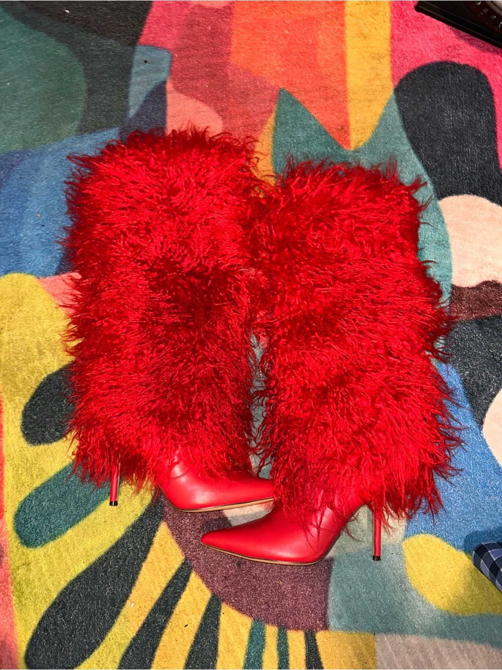 Red Faux Fur Knee-High Pointed Toe Boots - Picture 3 of 3